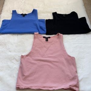 Set of 3 identical cropped tank tops